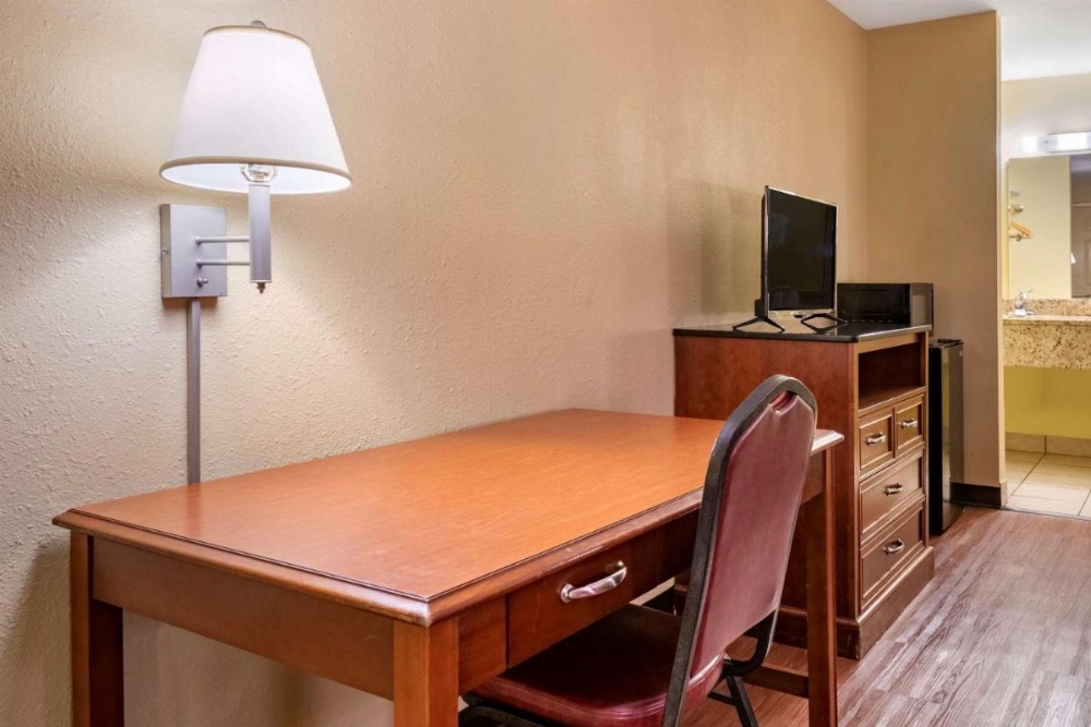 Room image 3